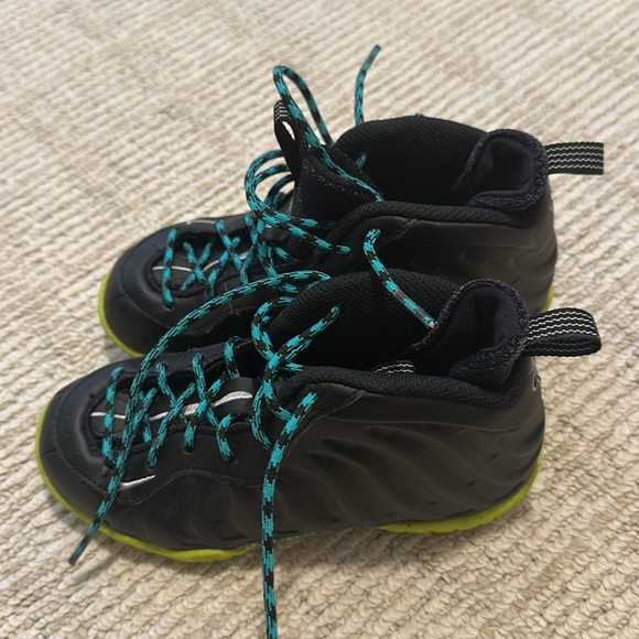Black Nike Foamposites - Size 12C - Picture 3 of 4